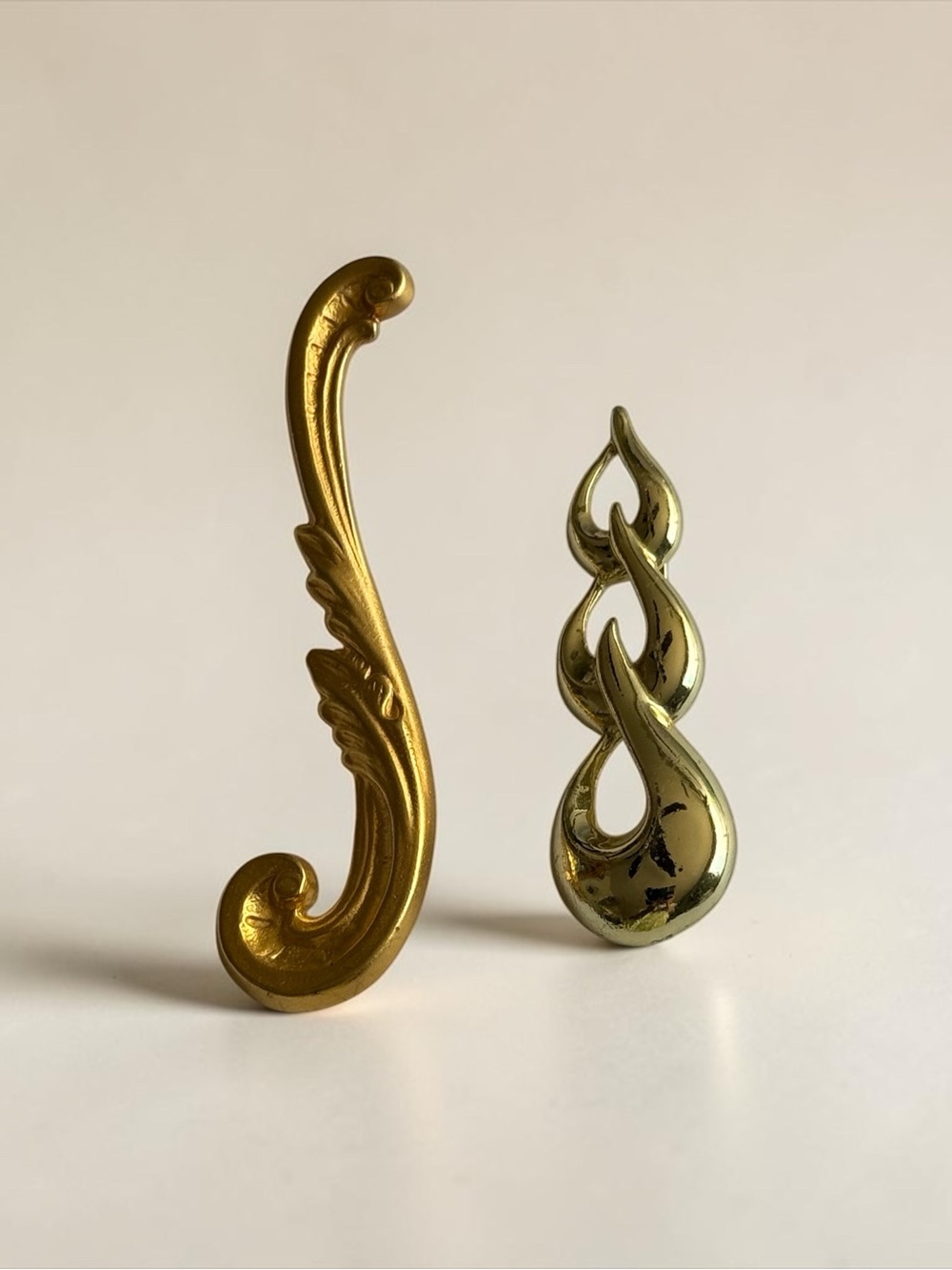 🫶🏻 Vintage Beauties!  French Decorative & Triple Teardrop Brooches